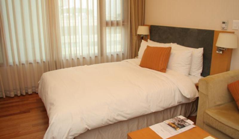 Somerset Palace Apartemen *